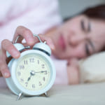 睡眠不足で太るってホント？睡眠時間と肥満の密接な関係