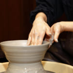 土に触れ心を癒やす。箱根で楽しむワンランク上の陶芸体験